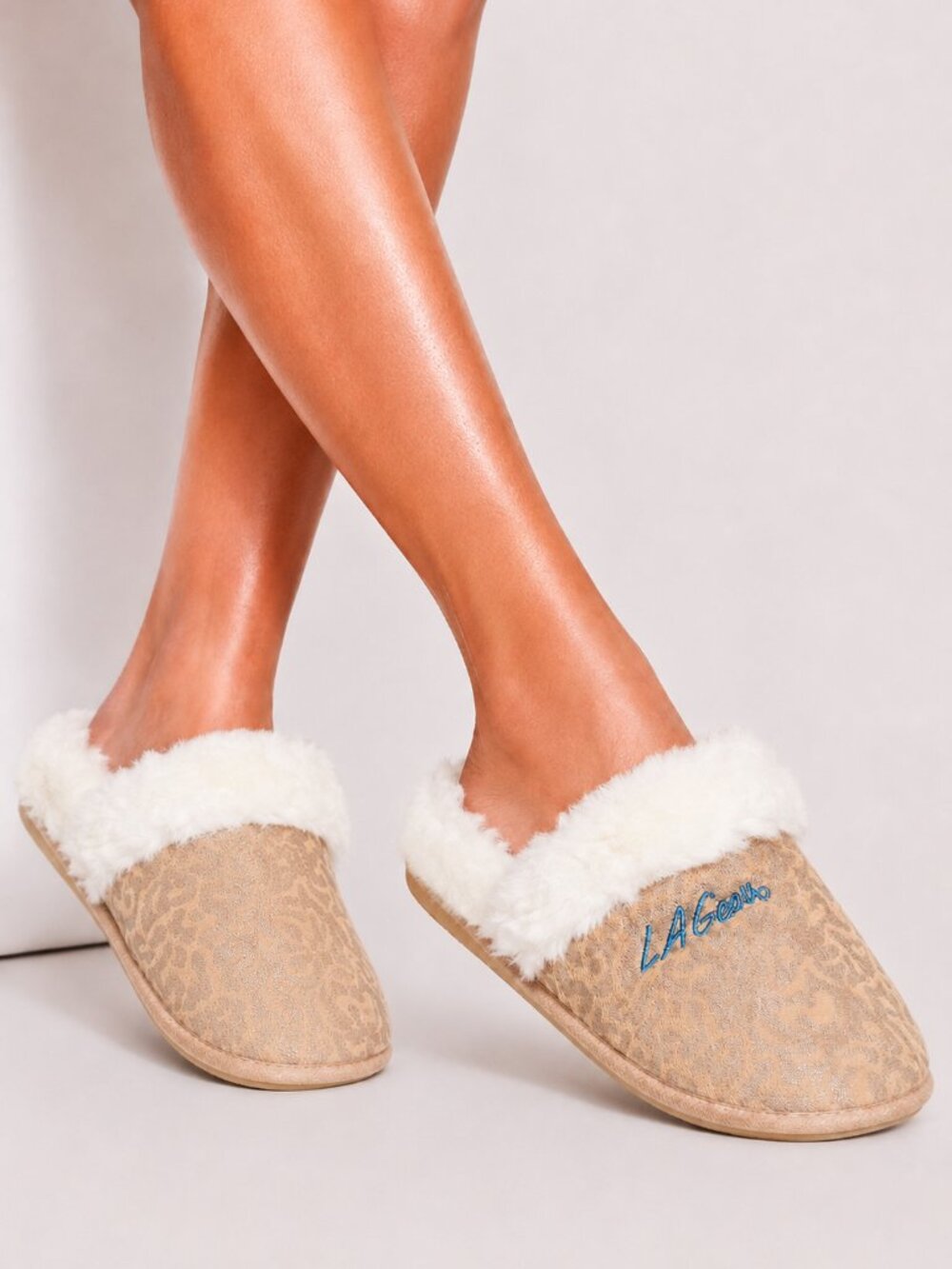 LA Gear Faux Fur Scuff Slippers Beige Animal Print Size 8/9 Large NIB